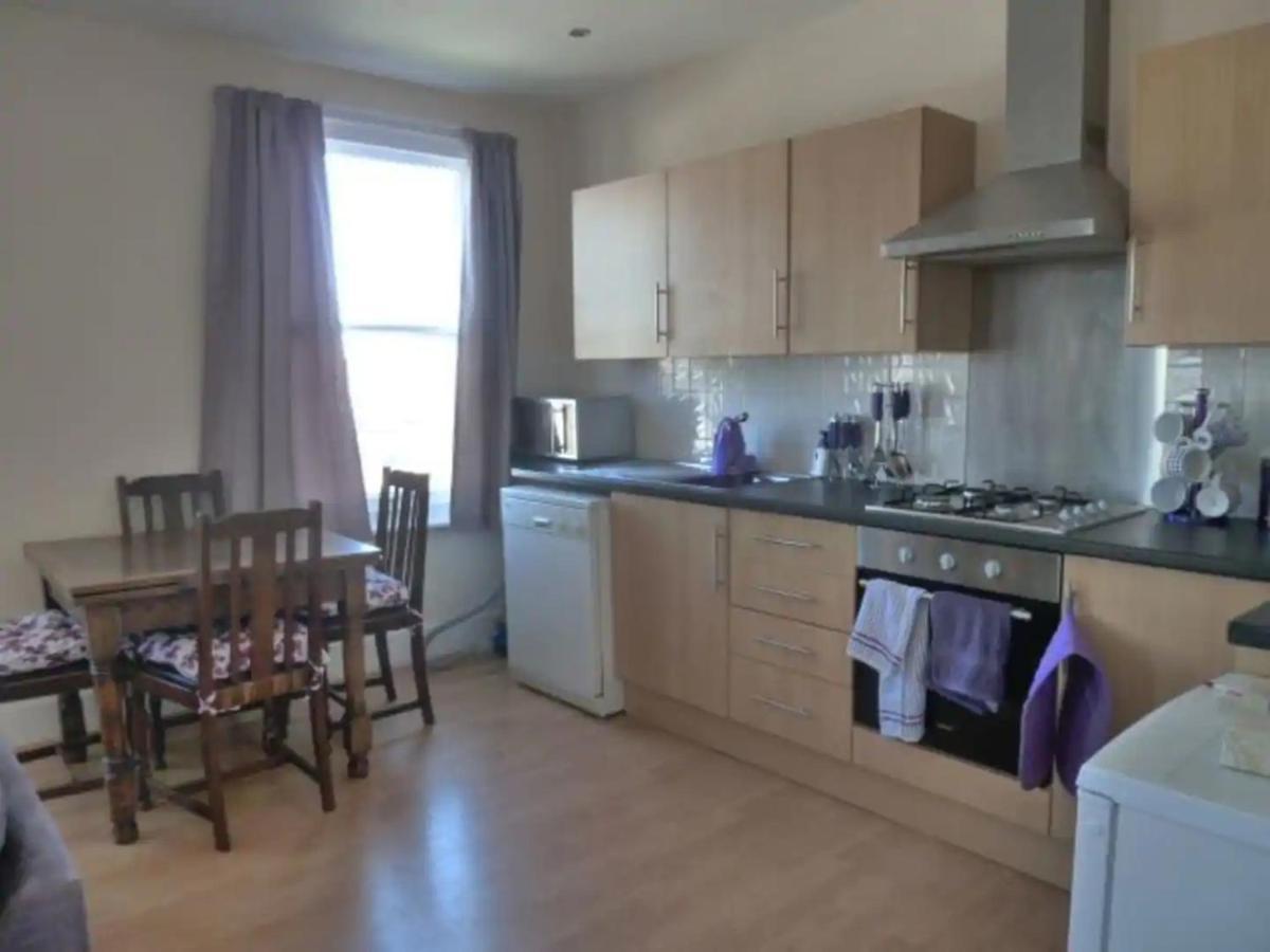 Top Floor Flat With Sea View แฮร์นเบย์ ภายนอก รูปภาพ