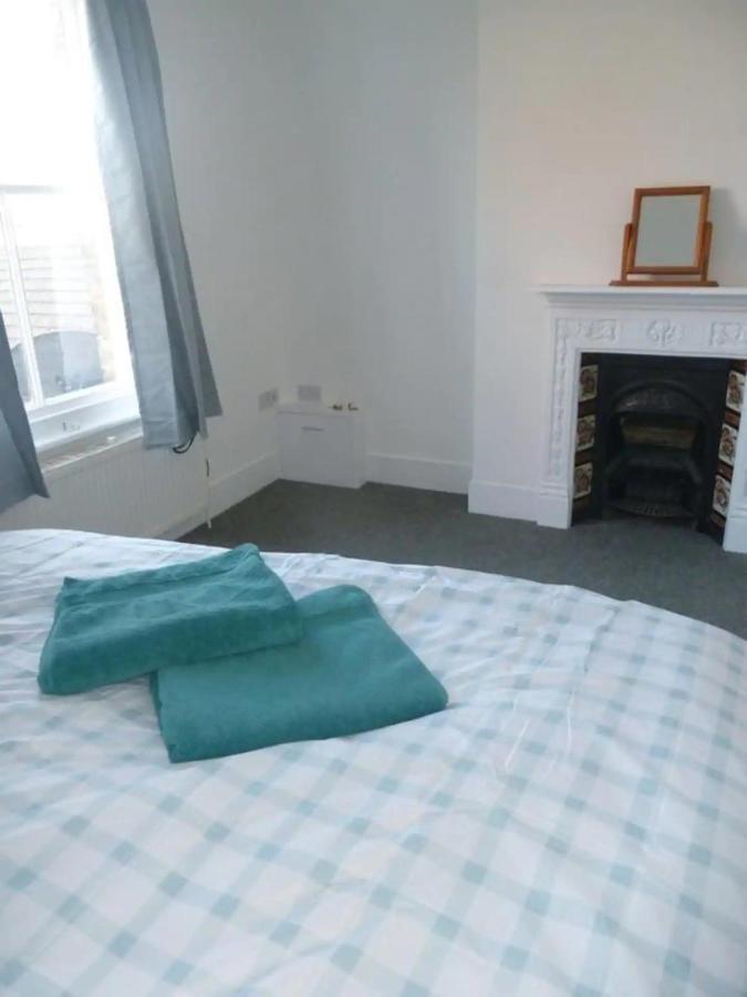 Top Floor Flat With Sea View แฮร์นเบย์ ภายนอก รูปภาพ