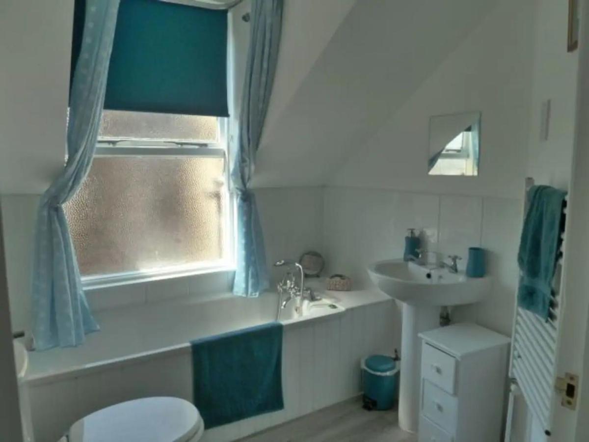 Top Floor Flat With Sea View แฮร์นเบย์ ภายนอก รูปภาพ
